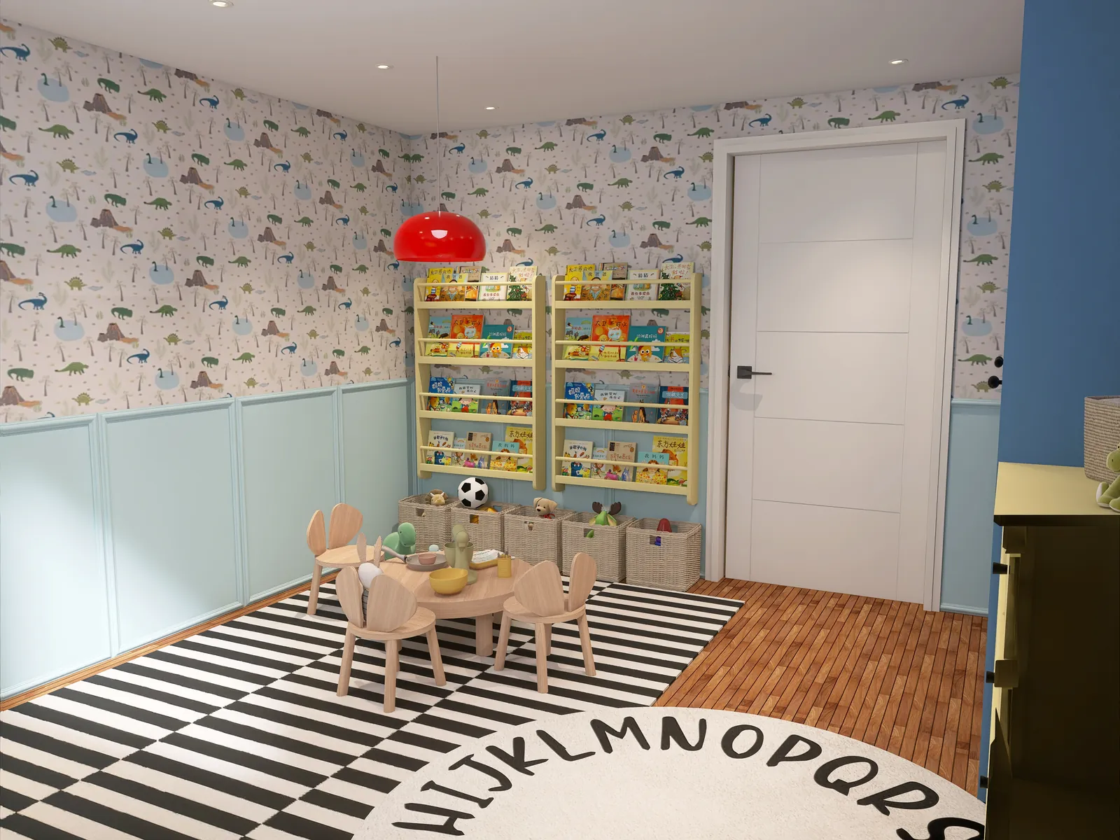 Nachher: dieselbe Ansicht fertig eingerichtet, Dino-Tapete über mintfarbener Vertäfelung, gelbe Bücherregale auf Kinderhöhe, ein runder Holzspieltisch mit Mausohr-Stühlen auf schwarz-weiß gestreiftem Teppich und darüber die rote Kuppelleuchte